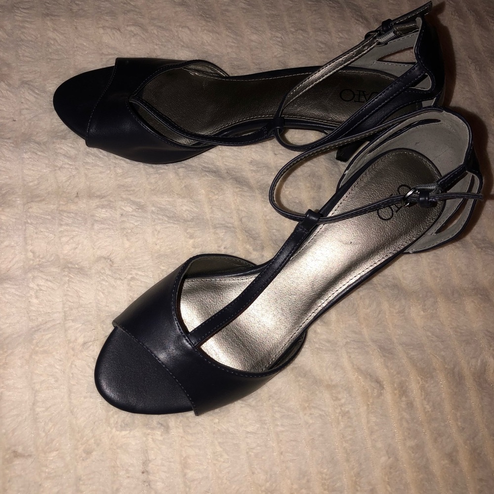 Navy blue heels